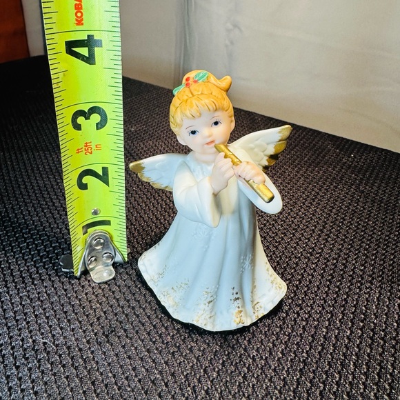 Vintage Lefton Angel Playing Flute - Picture 5 of 6